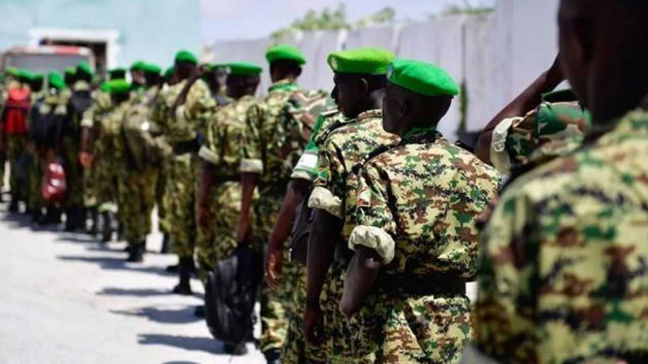 Foto - Türkiye'nin bulunduğu Somali'de hareketli saatler! Askeri üsler peş peşe boşaltılıyor