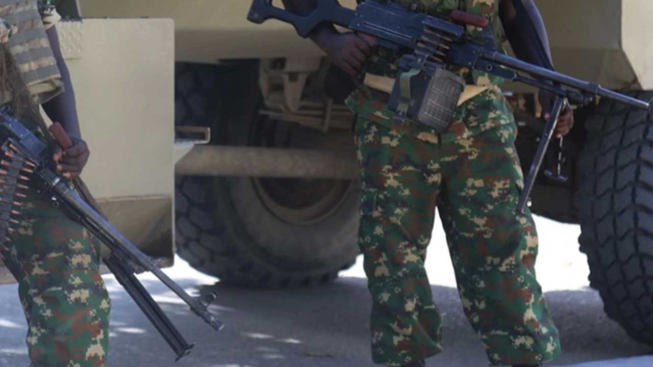 Foto - Türkiye'nin bulunduğu Somali'de hareketli saatler! Askeri üsler peş peşe boşaltılıyor