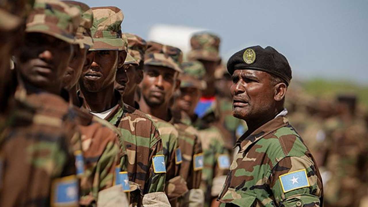 Foto - Türkiye'nin bulunduğu Somali'de hareketli saatler! Askeri üsler peş peşe boşaltılıyor