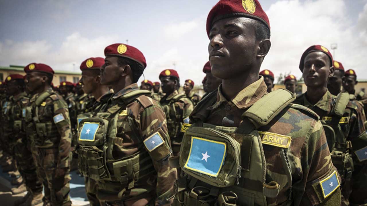 Foto - Türkiye'nin bulunduğu Somali'de hareketli saatler! Askeri üsler peş peşe boşaltılıyor