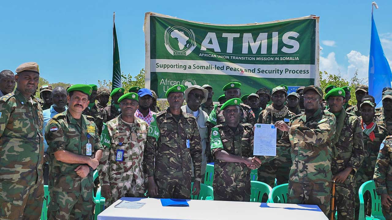 Foto - Türkiye'nin bulunduğu Somali'de hareketli saatler! Askeri üsler peş peşe boşaltılıyor