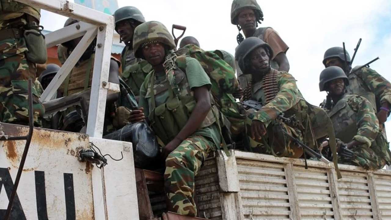 Foto - Türkiye'nin bulunduğu Somali'de hareketli saatler! Askeri üsler peş peşe boşaltılıyor