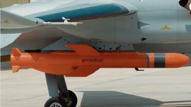 Foto - Türkiye’nin caydırıcı gücü batıyı korkutuyor! İlk atış başarıyla tamamlandı Roketsan’ın Çakır Füzesi Akıncı TİHA’da