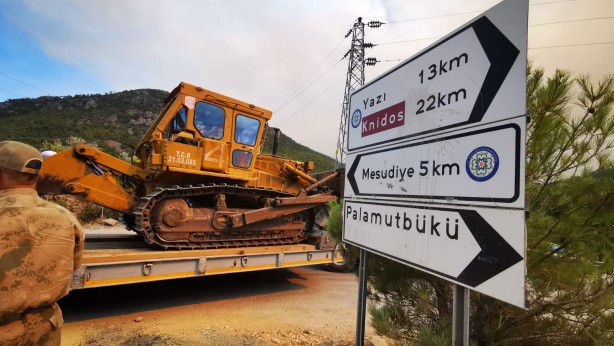 Foto - Türkiye'nin ciğerleri yanıyor! 18 helikopter, 7 uçak müdahale ediyor