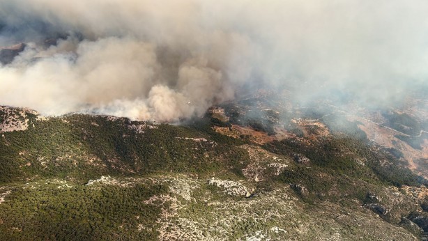 Foto - Türkiye'nin ciğerleri yanıyor! 18 helikopter, 7 uçak müdahale ediyor