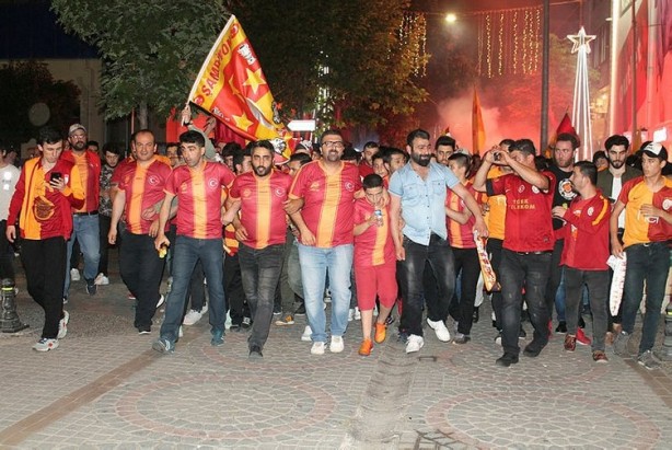 Foto - Türkiye'nin dört bir yanında şampiyonluk coşkusu!