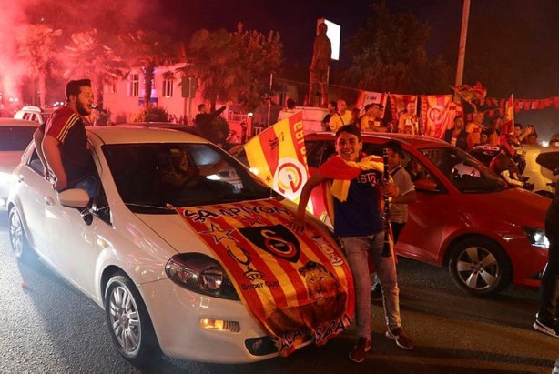 Foto - Türkiye'nin dört bir yanında şampiyonluk coşkusu!
