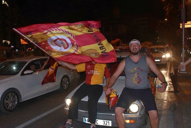 Foto - Türkiye'nin dört bir yanında şampiyonluk coşkusu!