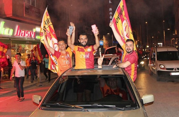 Foto - Türkiye'nin dört bir yanında şampiyonluk coşkusu!