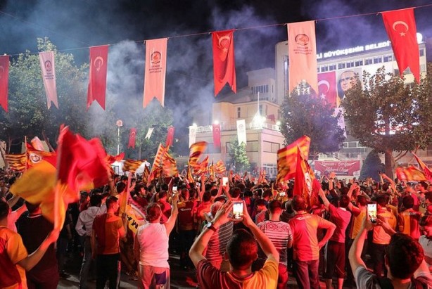 Foto - Türkiye'nin dört bir yanında şampiyonluk coşkusu!