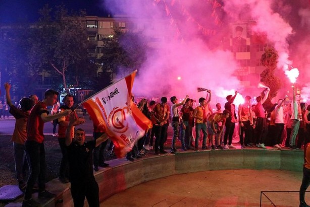 Foto - Türkiye'nin dört bir yanında şampiyonluk coşkusu!