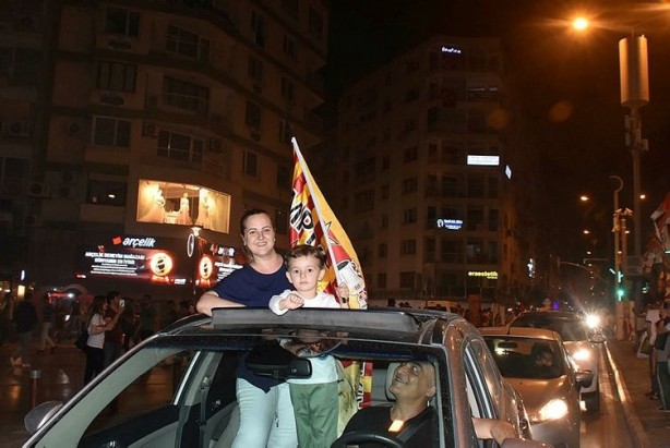 Foto - Türkiye'nin dört bir yanında şampiyonluk coşkusu!