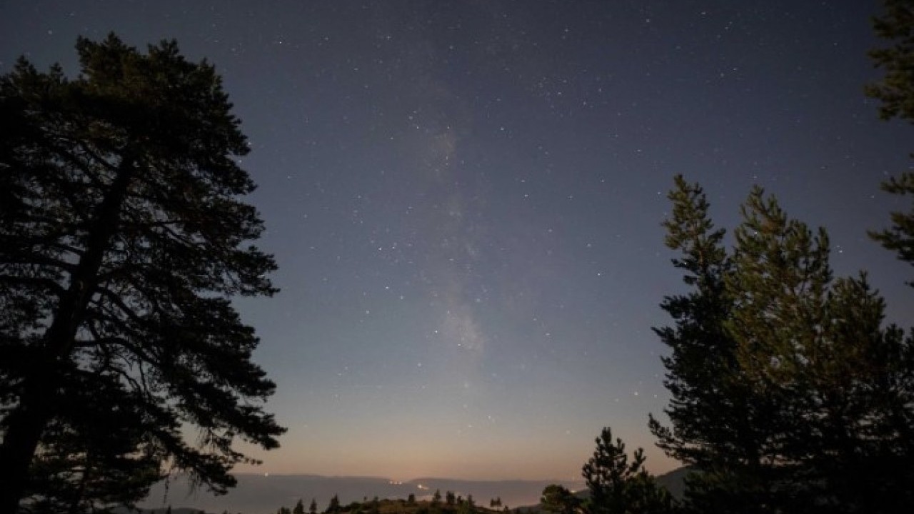 Türkiye’nin dört bir yanından görüldü! Persoid meteor yağmuru gökyüzünü aydınlattı