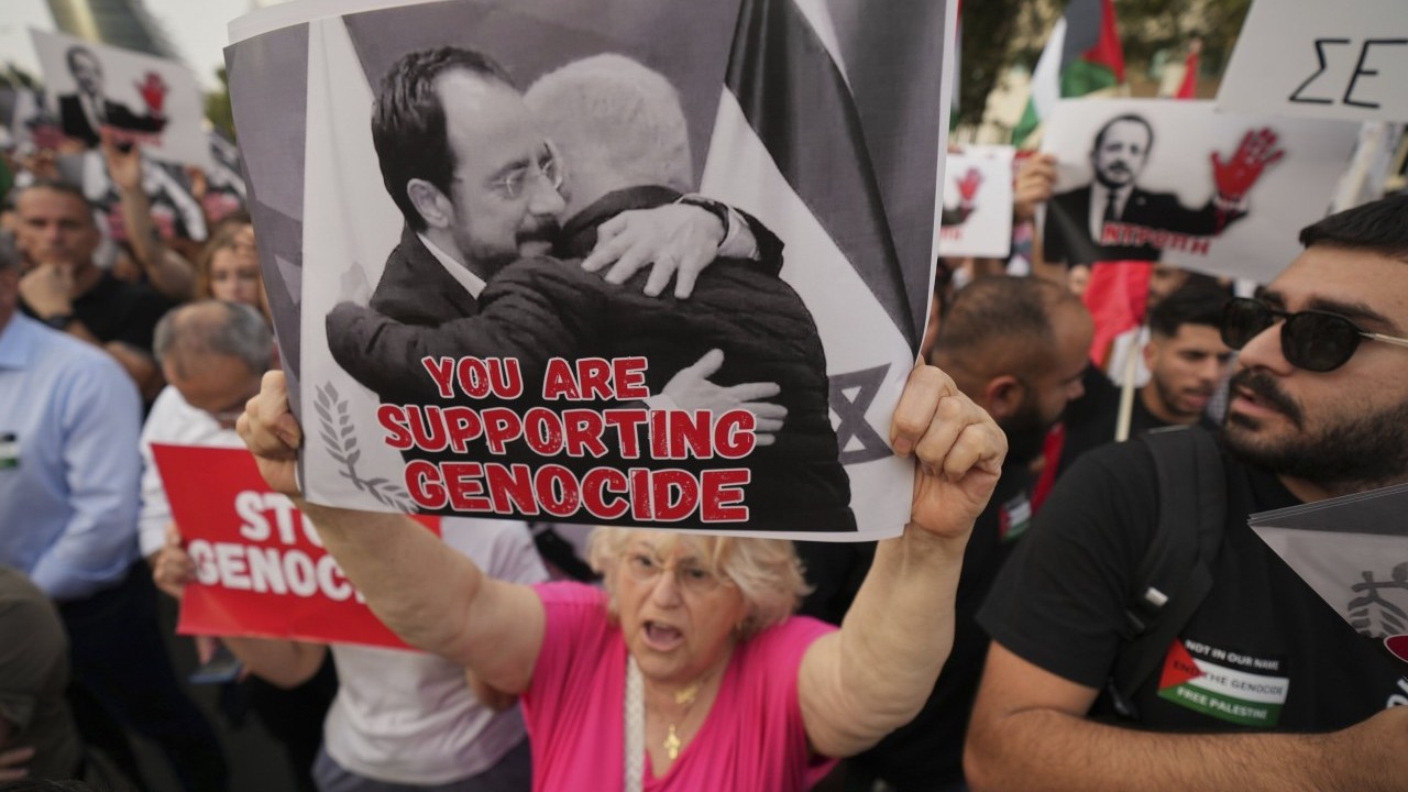 Foto - Türkiye'ye düşmanlık eden sözde lidere halk güvenini kaybetti! Tepki yağıyor