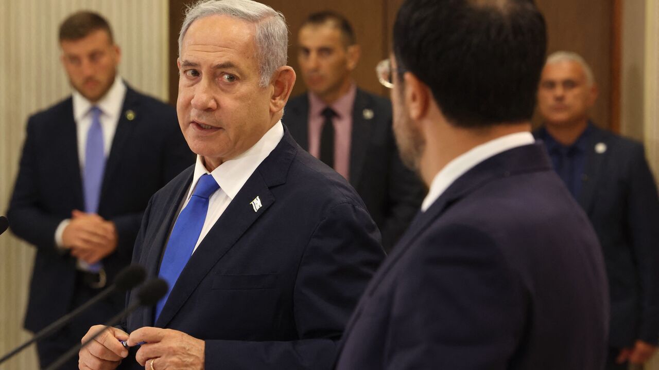 Foto - Türkiye'ye düşmanlık eden sözde lidere halk güvenini kaybetti! Tepki yağıyor