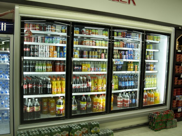 Foto - Türkiye'nin efsane kola markası marketlere resmen dönüş yaptı! Coca Cola'ya büyük şok