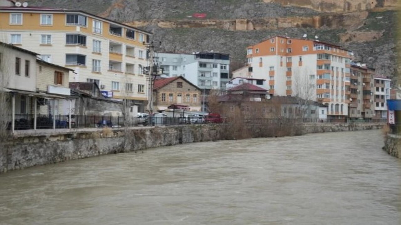 Foto - Türkiye’nin en hızlı akan nehri korkutuyor! Kar eridi su seviyesi iki katına çıktı