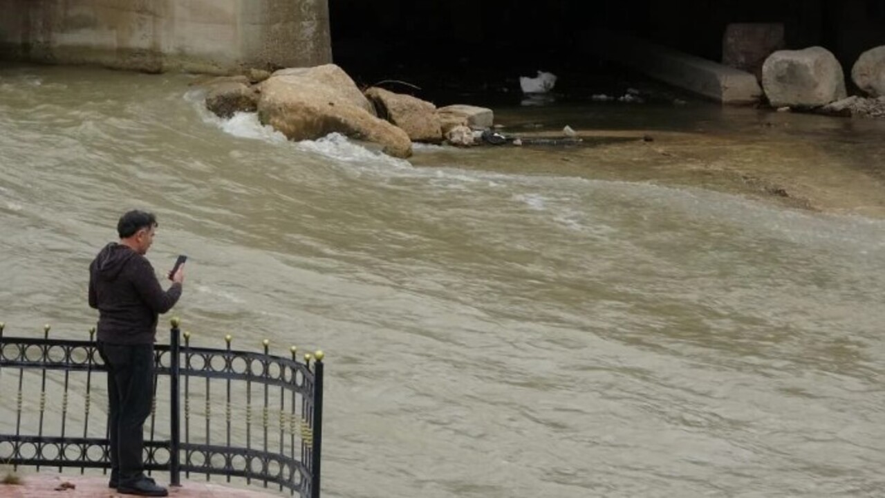 Foto - Türkiye’nin en hızlı akan nehri korkutuyor! Kar eridi su seviyesi iki katına çıktı