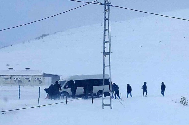 Foto - Türkiye'nin en soğuk yeri belli oldu! Her yeri buz tuttu, göz gözü görmüyor