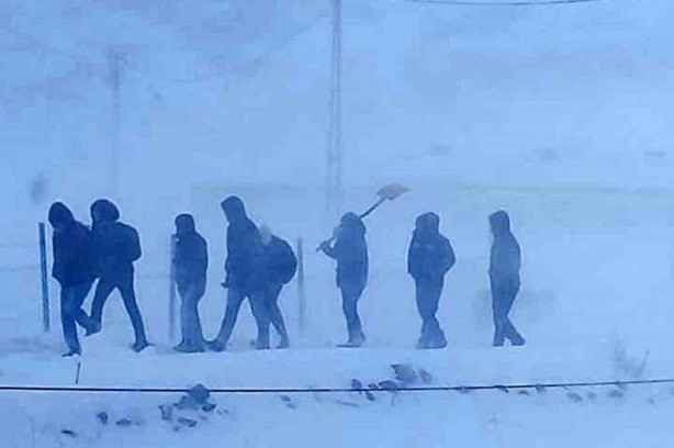 Foto - Türkiye'nin en soğuk yeri belli oldu! Her yeri buz tuttu, göz gözü görmüyor