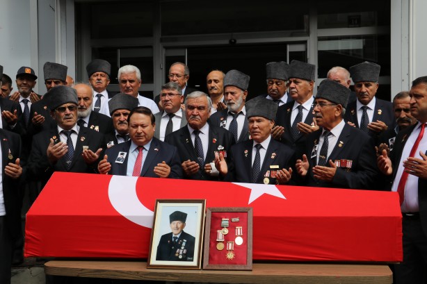 Foto - Türkiye'nin en yaşlı gazisine veda