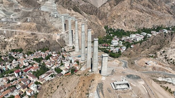 Foto - Türkiye’nin en yüksek ayaklı 2. viyadüğü açıldı