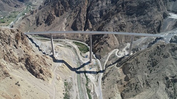 Foto - Türkiye’nin en yüksek ayaklı 2. viyadüğü açıldı
