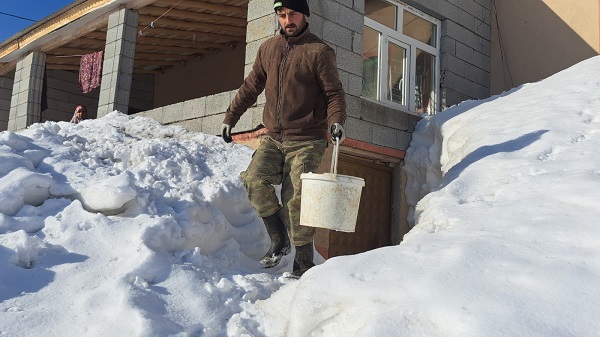 Foto - Türkiye'nin en yüksek rakımlı köyünde zorlu mesai
