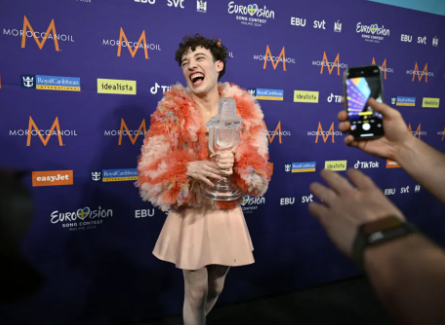 Foto - Türkiye’nin Filistin hassasiyeti Eurovision’da vuruldu. Sertap Erener sahnede, İsrail bayrağı her yerde