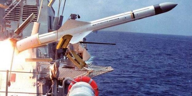 Foto - Türkiye'nin füzesi Yunanistan'ı ayağa kaldırdı! Böyle duyurdular: Türk füzesi gemiyi batırdı