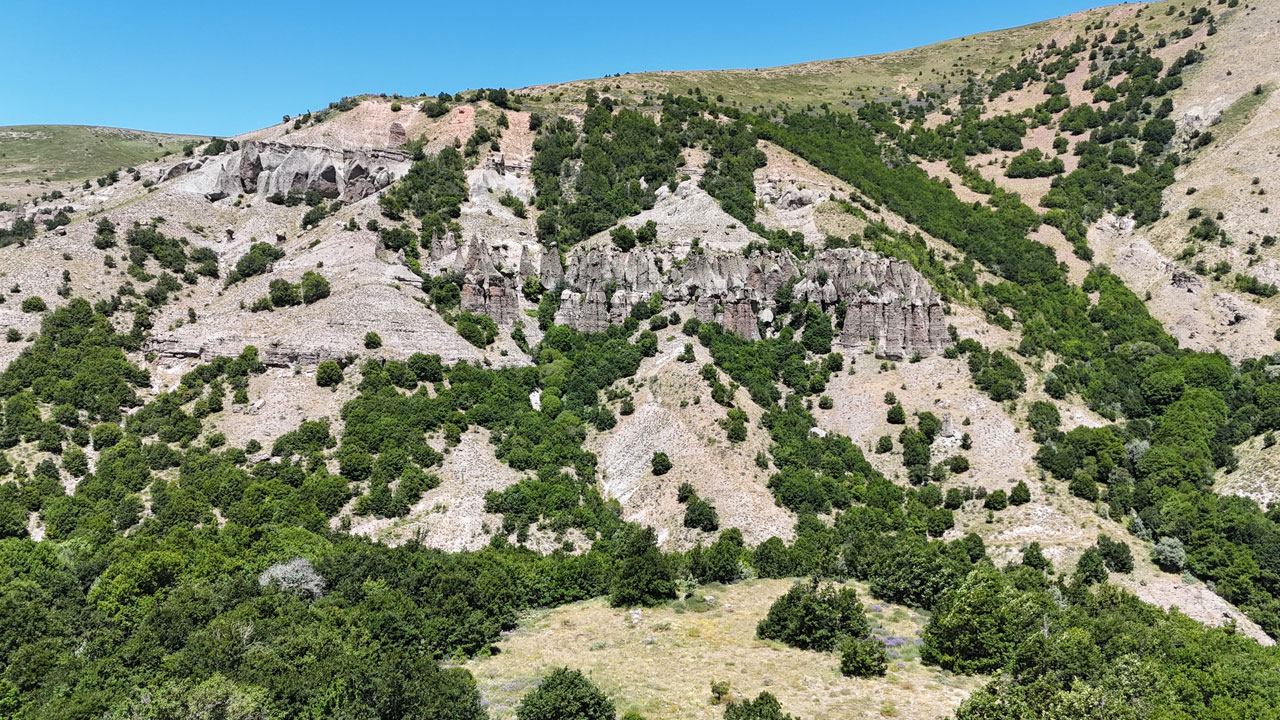 Foto - Türkiye'nin gizli Kapadokya'sı! Gelin olmak istemeyen kızın duası kayalara dönüştü