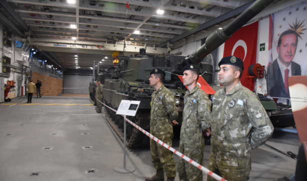 Foto - Türkiye'nin gözbebeği TCG Anadolu İzmir'de