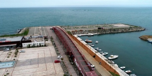 Foto - Türkiye'nin gündemine oturdu! Altından su akmayan köprü