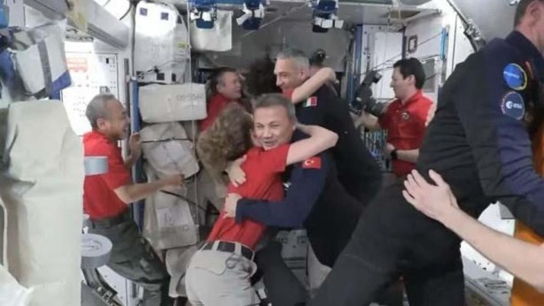 Foto - Türkiye'nin gurur günü: İlk astronotumuz ISS'te!