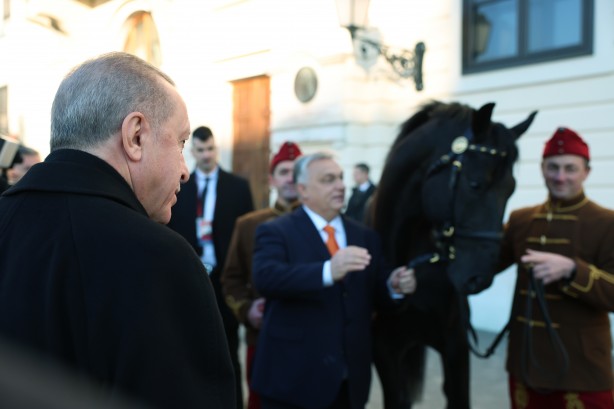 Foto - Türkiye’nin gururu! TOGG artık Budapeşte'de... Başkan Erdoğan'dan büyük jest...