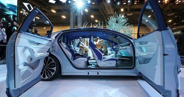 Türkiye’nin gururu! TOGG'un sedan modeli ne zaman yollarda olacak? Bakan Kacır tarih verdi!