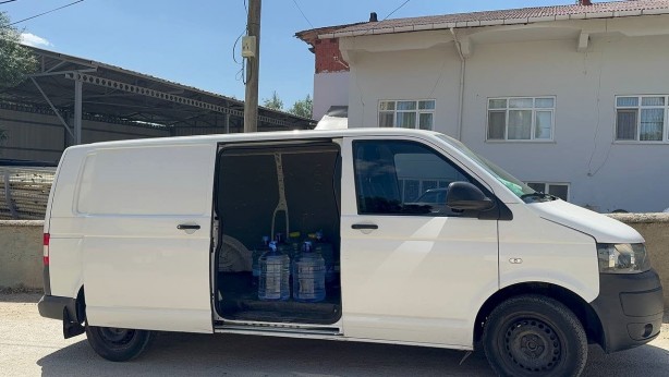 Foto - Türkiye’nin her yerinden geliyorlar, bidon bidon taşıyıp gidiyorlar! Dağdan gelen bu suyun özelliği herkesi şaşkına çeviriyor
