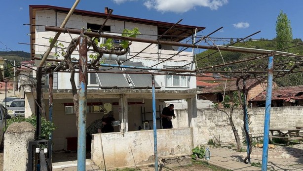 Foto - Türkiye’nin her yerinden geliyorlar, bidon bidon taşıyıp gidiyorlar! Dağdan gelen bu suyun özelliği herkesi şaşkına çeviriyor