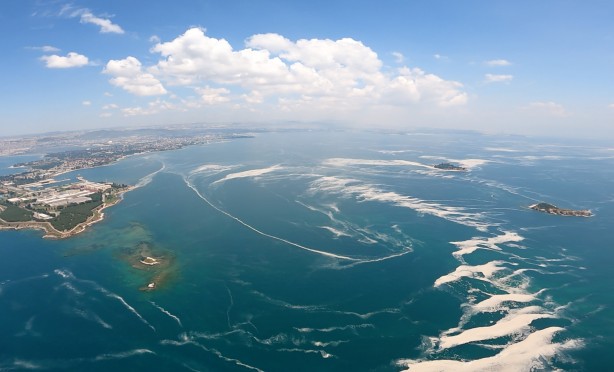 Türkiye'nin hiç hesapta olmayan bölgesi için izin istediler! 'Denizden petrol fışkırdı' haberini her an alabiliriz