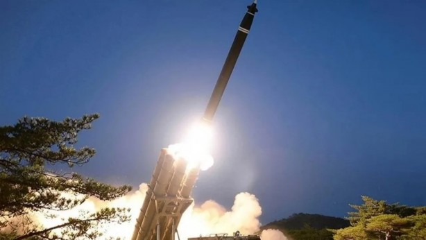 Foto - Türkiye'nin İHA yapmayı öğrettiği ülke balistik füze yaptı! Bu da yetmedi füzeyi ateşlediler