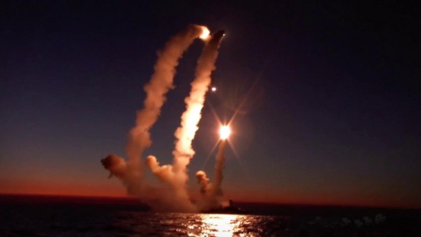 Foto - Türkiye'nin İHA yapmayı öğrettiği ülke balistik füze yaptı! Bu da yetmedi füzeyi ateşlediler