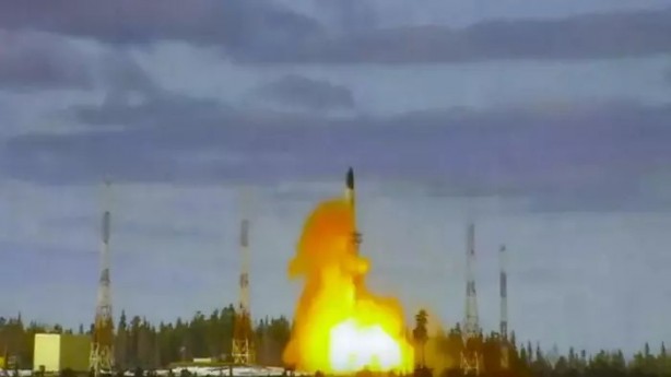 Foto - Türkiye'nin İHA yapmayı öğrettiği ülke balistik füze yaptı! Bu da yetmedi füzeyi ateşlediler