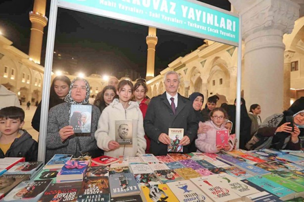 Foto - Türkiye’nin ikinci büyük camisi tıklım tıklım doluyor: Hizmetlerin en hayırlısı