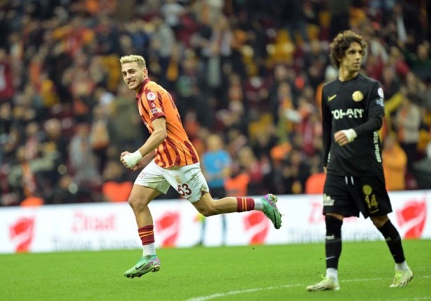 Foto - Türkiye'nin konuştuğu Galatasaray'ın gözbebeğine transfer kancası! Dünya devi kapısını çaldı! Teklif ettiler 