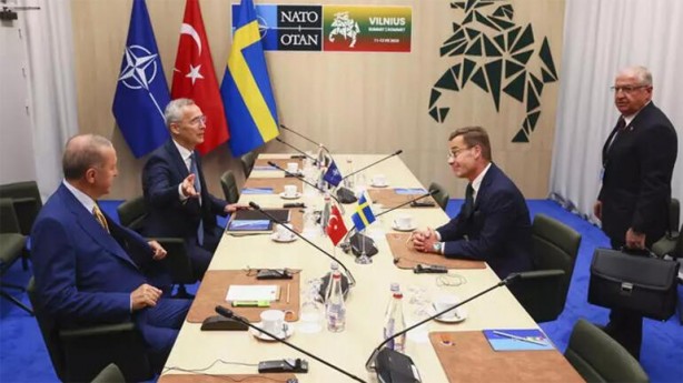 Foto - Türkiye'nin NATO kararı dünyada birinci manşet! New York Times'tan dikkat çeken F-16 yorumu