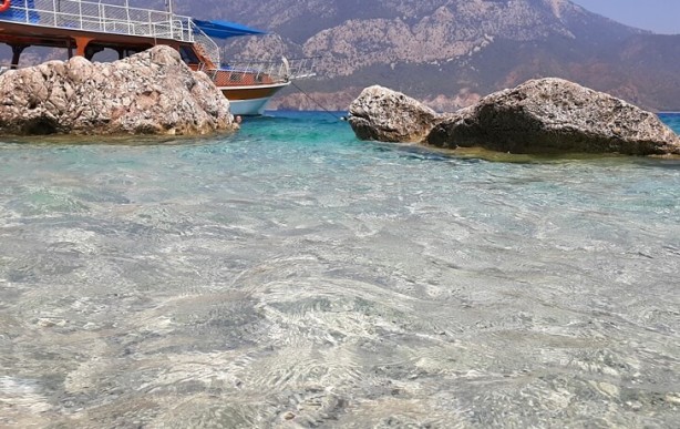 Foto - Türkiye'nin o adası resmen işgal altında! İş artık çığırından çıktı