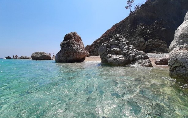 Foto - Türkiye'nin o adası resmen işgal altında! İş artık çığırından çıktı