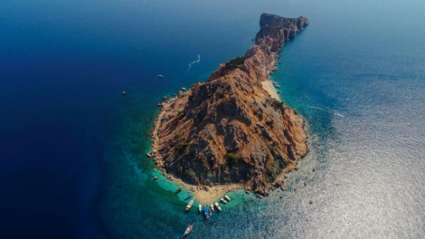 Türkiye'nin o adası resmen işgal altında! İş artık çığırından çıktı