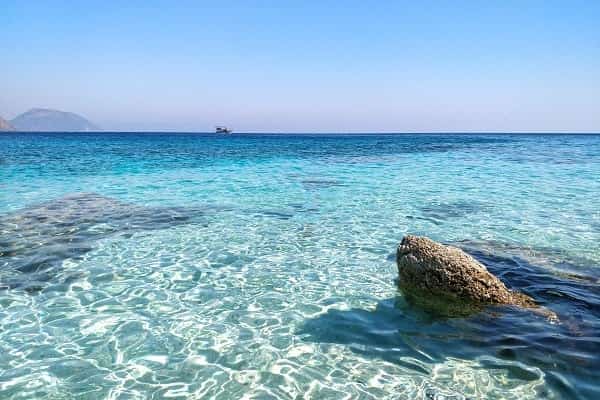 Foto - Türkiye'nin o adası resmen işgal altında! İş artık çığırından çıktı
