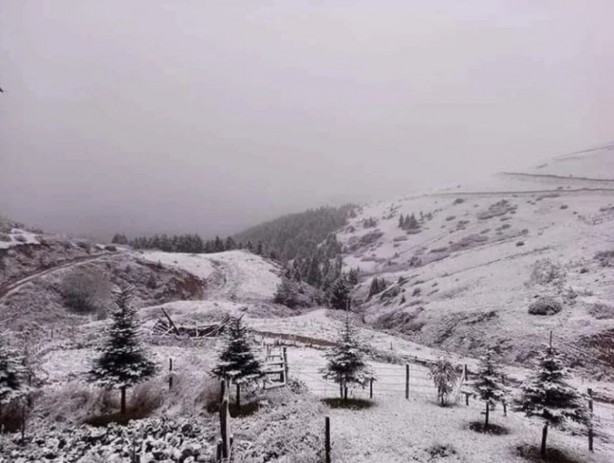 Foto - Türkiye'nin o illerinde Ekim ayında kar yağışı!